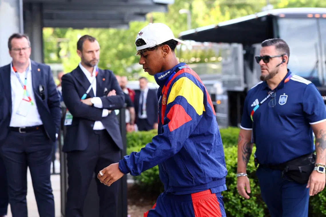 Soccer Football - FIFA World Cup 2026 - Group H - Spain v Cape Verde - Atlanta Stadium, Atlanta, Georgia, U.S. - June 15, 2026 Spain's Lamine Yamal arrives before the match REUTERS/Bernadett Szabo