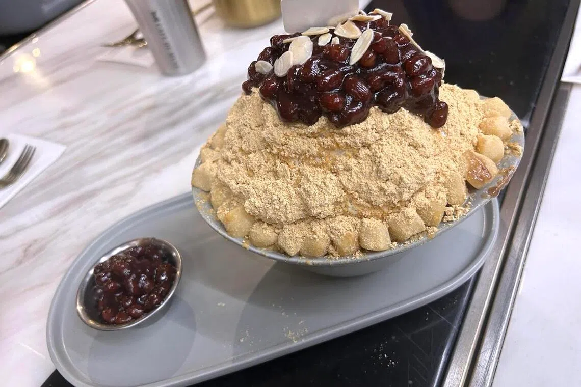 Cafe de Muse in Orchard Road is open 24/7.