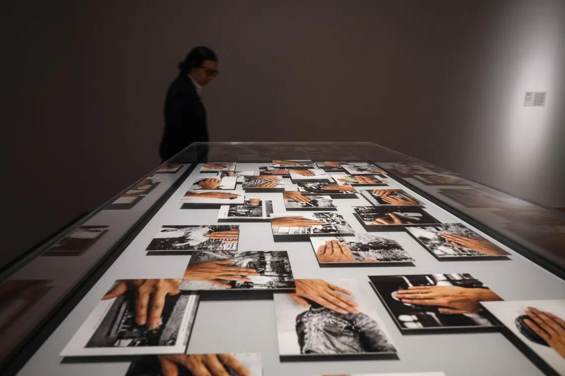 At the National Gallery Singapore’s Art Remembers, Filipino artist Stephanie Syjuco’s Block Out The Sun (2019) reclaims privacy for some of the 1,200 Filipinos paraded in a 1904 World’s Fair “human zoo” in Missouri.
