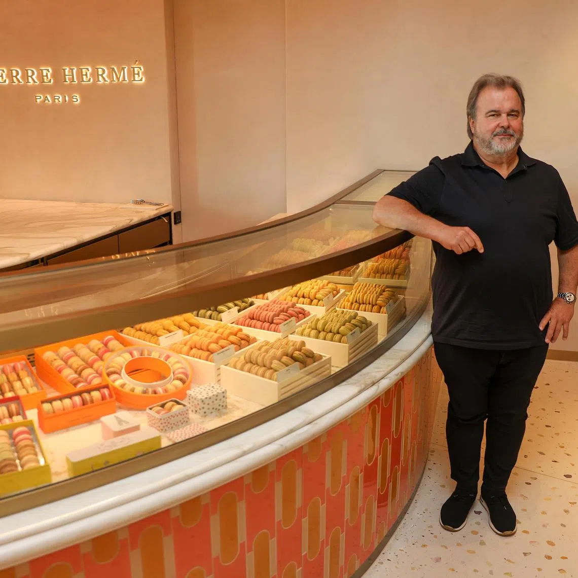 eqpierre30 - Portrait of Pierre Herme (Pastry Chef/Owner) with a different variety of Macaron. Taken at Resort World Sentosa.


ST Photo: Luther Lau