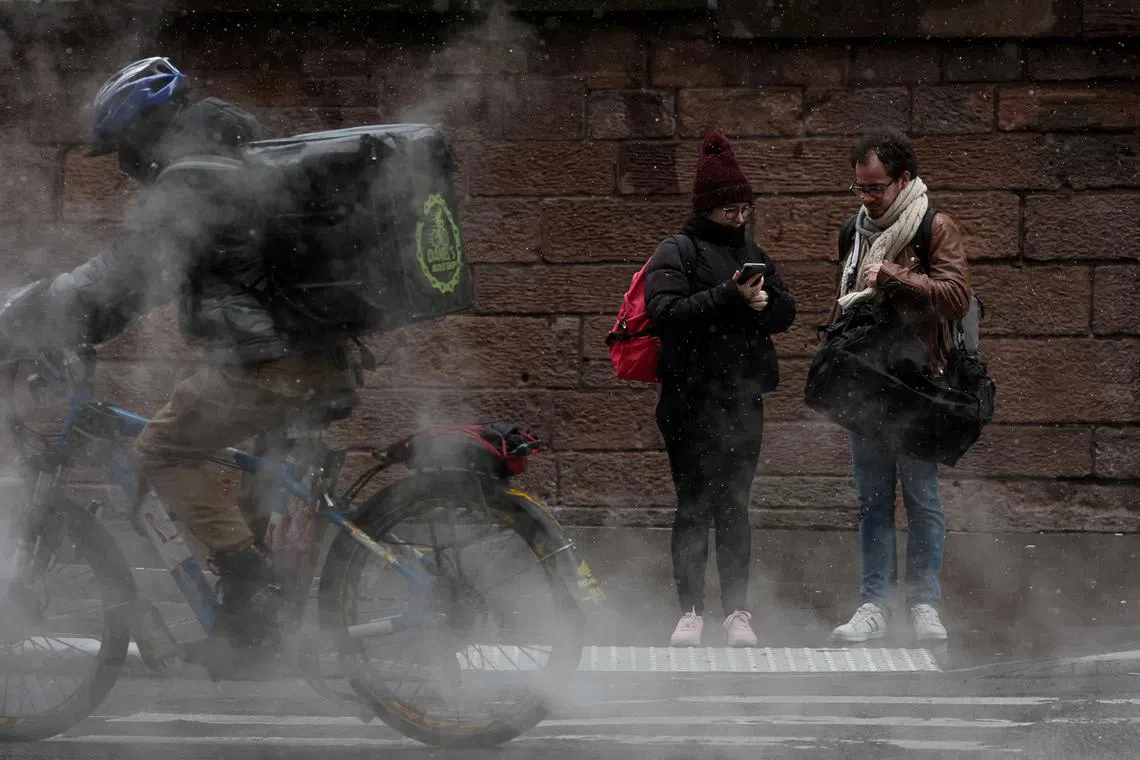 Holiday travellers who had expected to hit the road Dec 25 afternoon might want to adjust their plans.