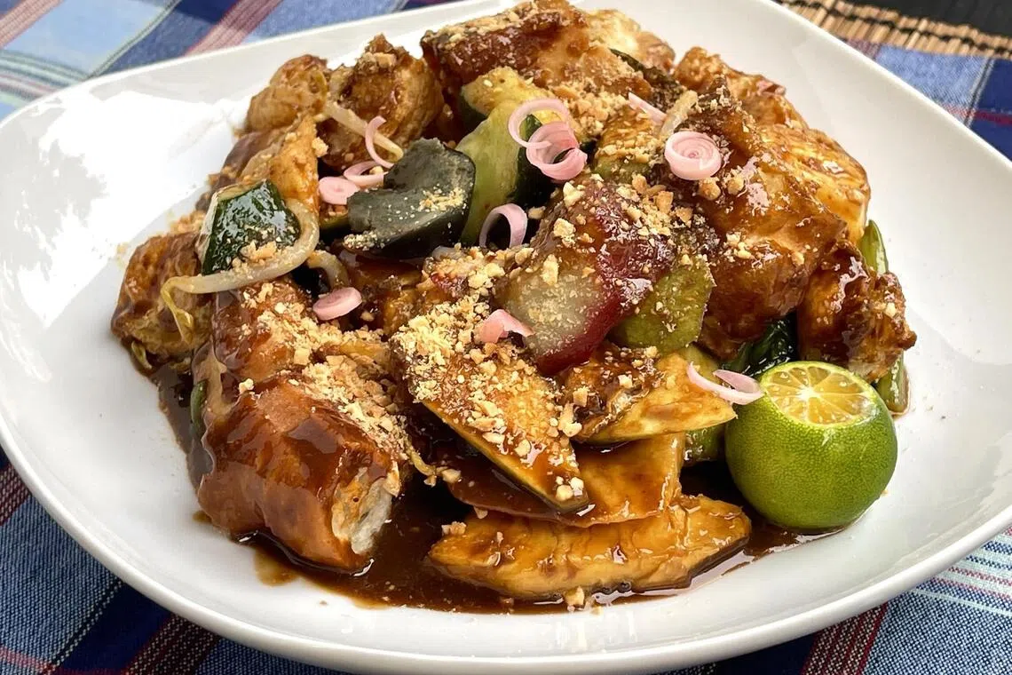 Bangkwang, also known as jicama or Mexican turnip, is a staple in rojak recipes.