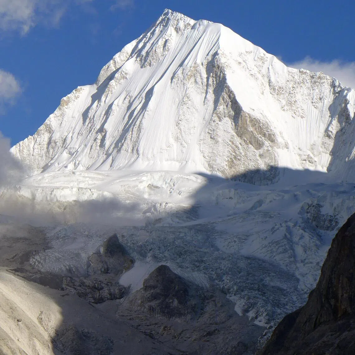 The two deceased were both guides, while the 14 missing were kitchen staff working at the expedition camp.