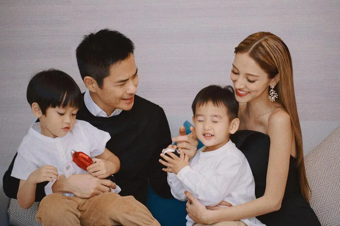Hong Kong celebrity couple Kevin Cheng and Grace Chan have added another son to their family.
