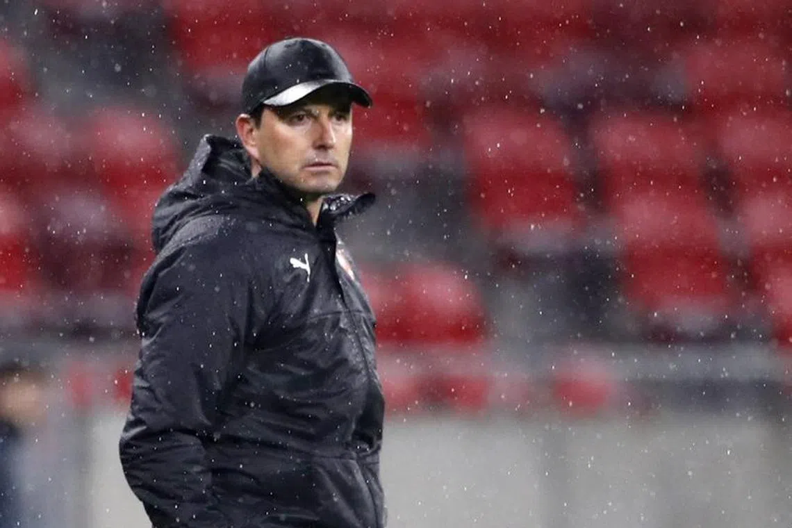 FILE PHOTO: Soccer Football - Europa League - Group F - Maccabi Haifa v Stade Rennes - Puskas Arena, Budapest, Hungary - November 30, 2023 Stade Rennes coach Julien Stephan REUTERS/Bernadett Szabo/File Photo