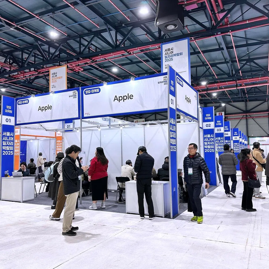 wtretire - The first Senior Job Fair in Seoul, dedicated to private employment opportunities for seniors aged 60 and above, saw around 70 companies setting up booths for recruitment. The city previously hosted a job fair for seniors in May 2025 that provided public employment opportunities.
ST PHOTO: WENDY TEO