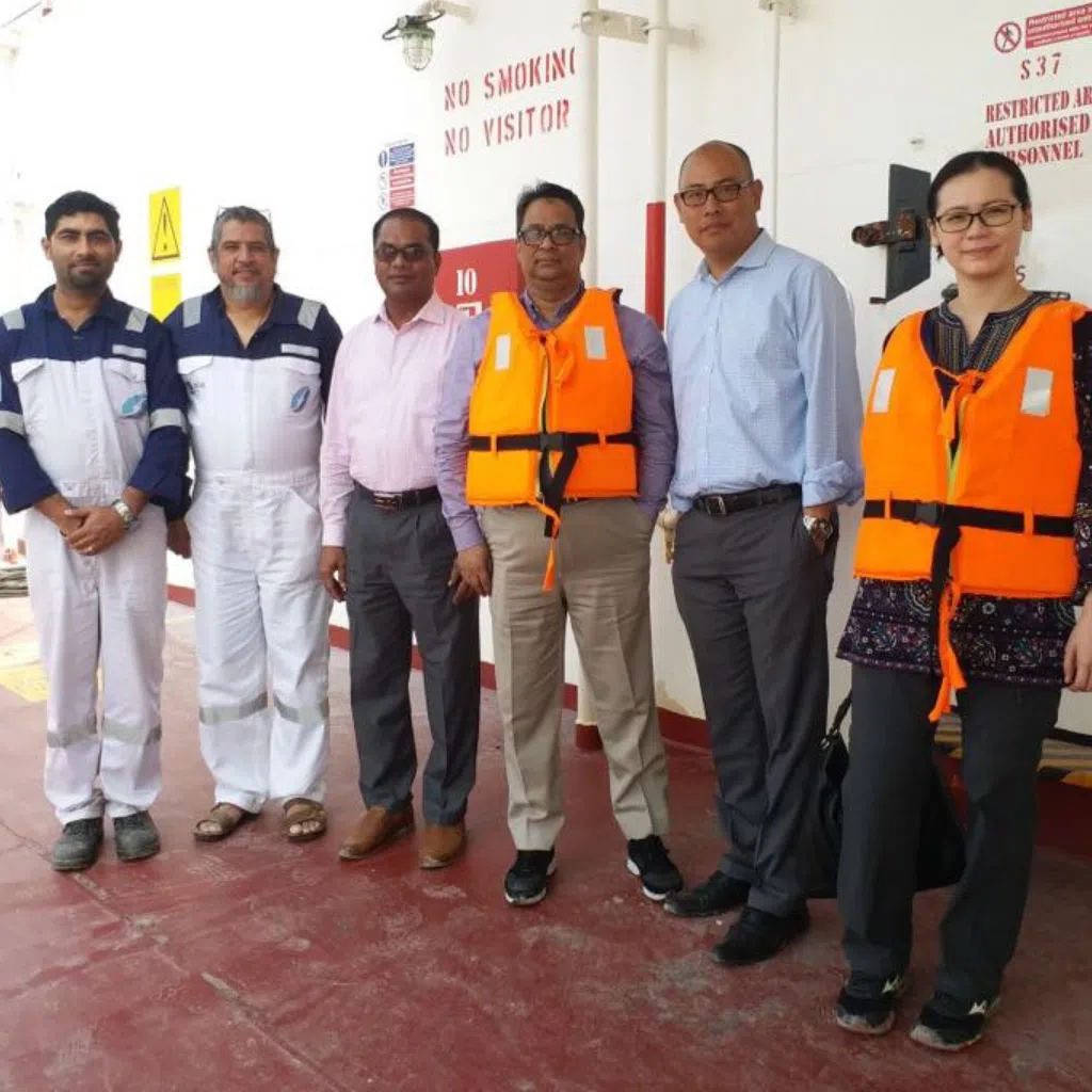 vale tan with vessel crew, port agents and traders to oversee the transfer of cargo onto smaller boats for transport to shore