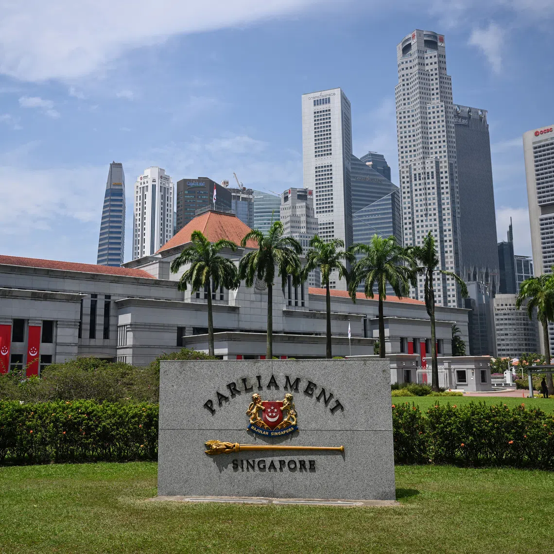 A benchmark sends a signal to people who will enter politics many years from now, at which point they weigh taking public office against other alternatives, says the writer.