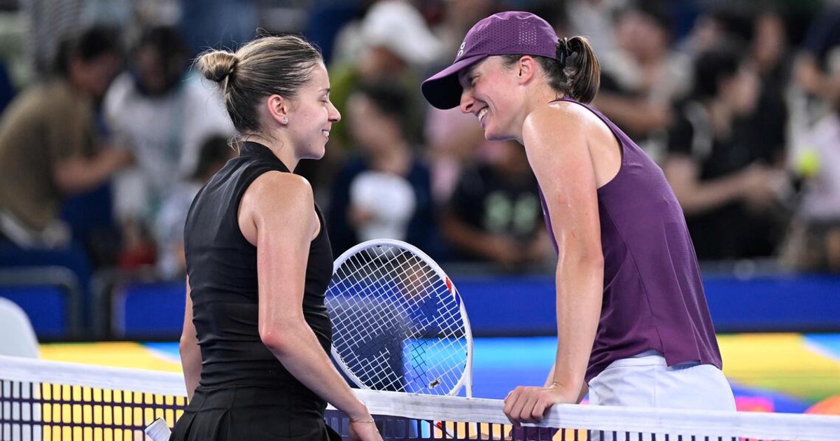 Injured Iga Swiatek loses last chance to qualify for WTA Finals after withdrawing from Ningbo event