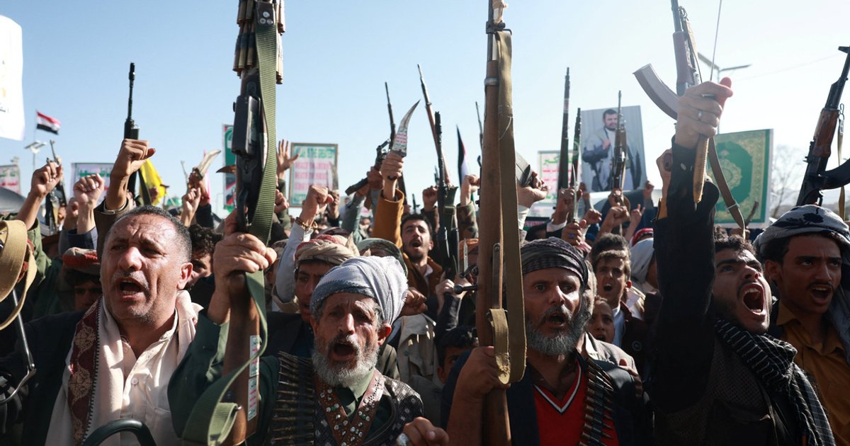 Houthi attack kills 53 at Yemen government training camp, officials say