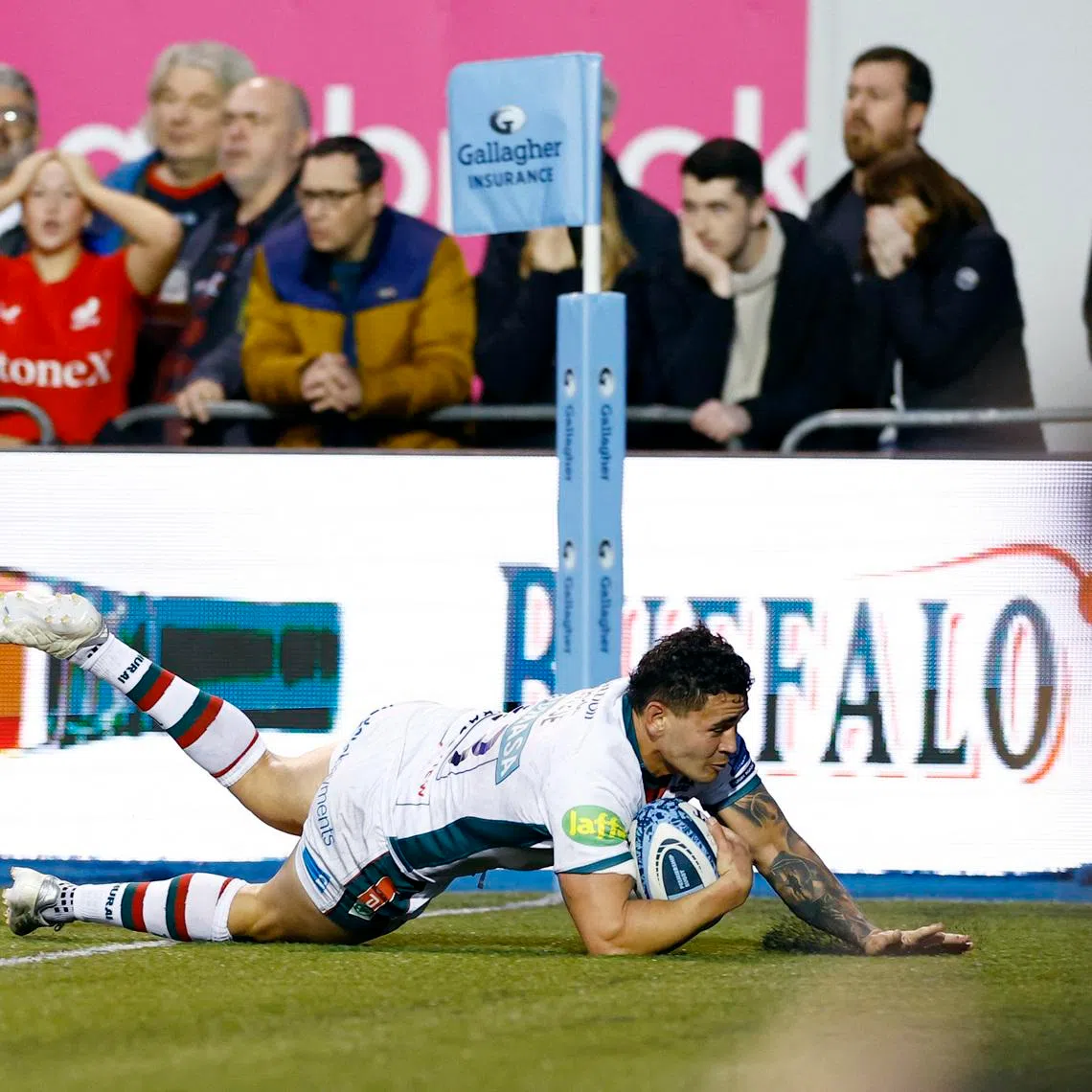 Rugby Union - Premiership - Saracens v Leicester Tigers - StoneX Stadium, London, Britain - October 26, 2024 Leicester Tigers' Izaia Perese scores their second try Action Images/Peter Cziborra/File Photo