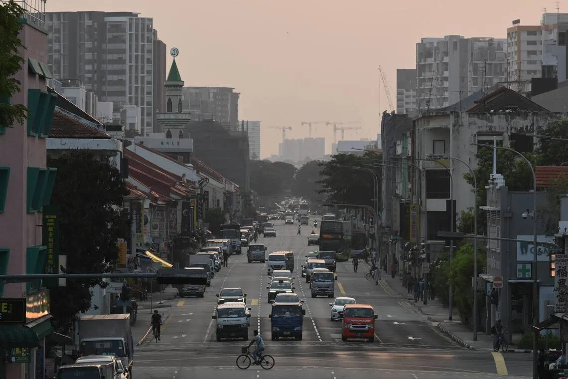 PSI in western Singapore hits 102, joins central region in having unhealthy air
