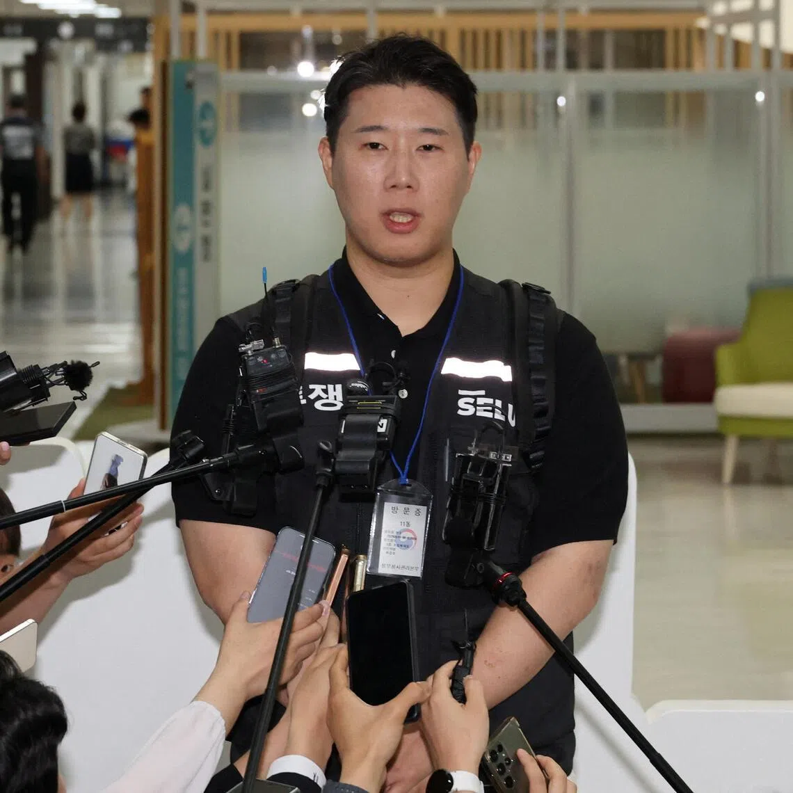 Choi Seung-ho, head of Samsung Electronics union, secured a staggering windfall, particularly for semiconductor workers, but the celebration was short-lived.