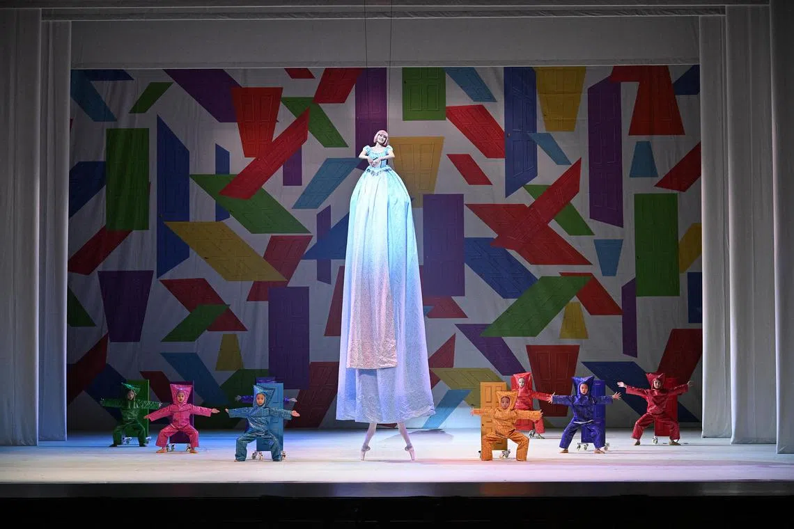 Choreographed by artistic director Septime Webre, Alice (in wonderland) used creative theatrical devices that were a thrill to watch. 