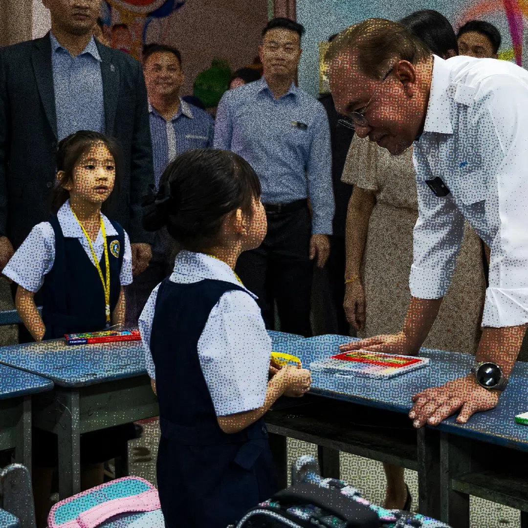 In this episode, we discuss Malaysia's education reforms: UEC option and the lowering of school age.