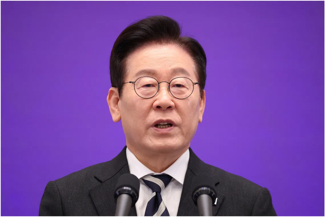 S. Korean President Lee mulls over visit to Japan in mid-January: Sources