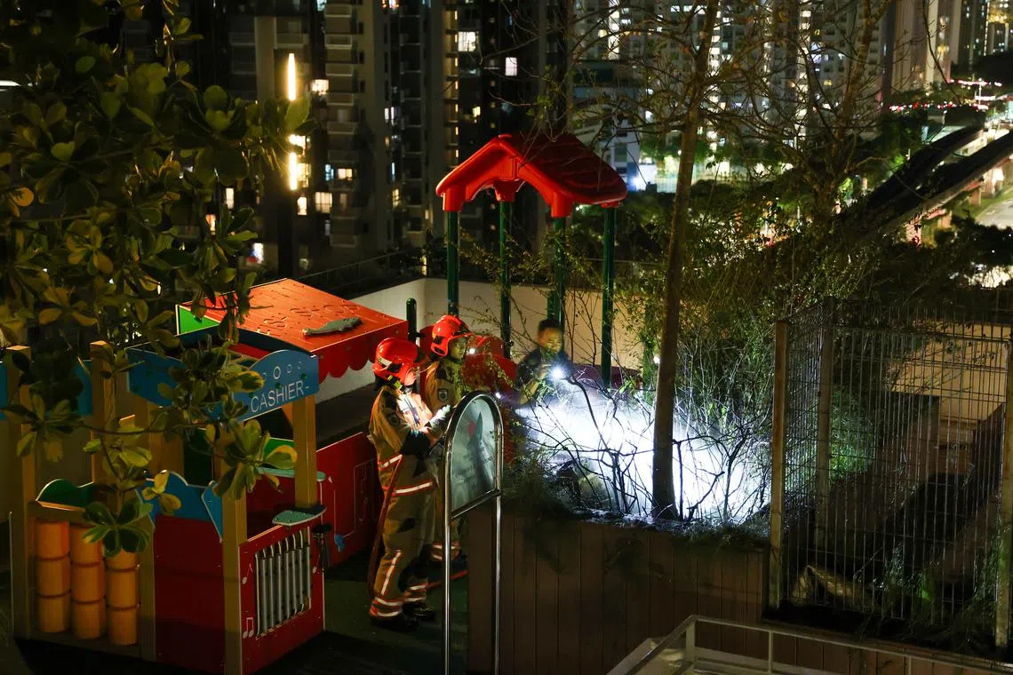 CMG20240830-LimMS01/林明顺/黄良辉/Fire at HDB Rooftop Garden [ Blk 308C Punggol walk] Caption: Fire at around 9:45pm at 14th Floor, Children Playground sky garden