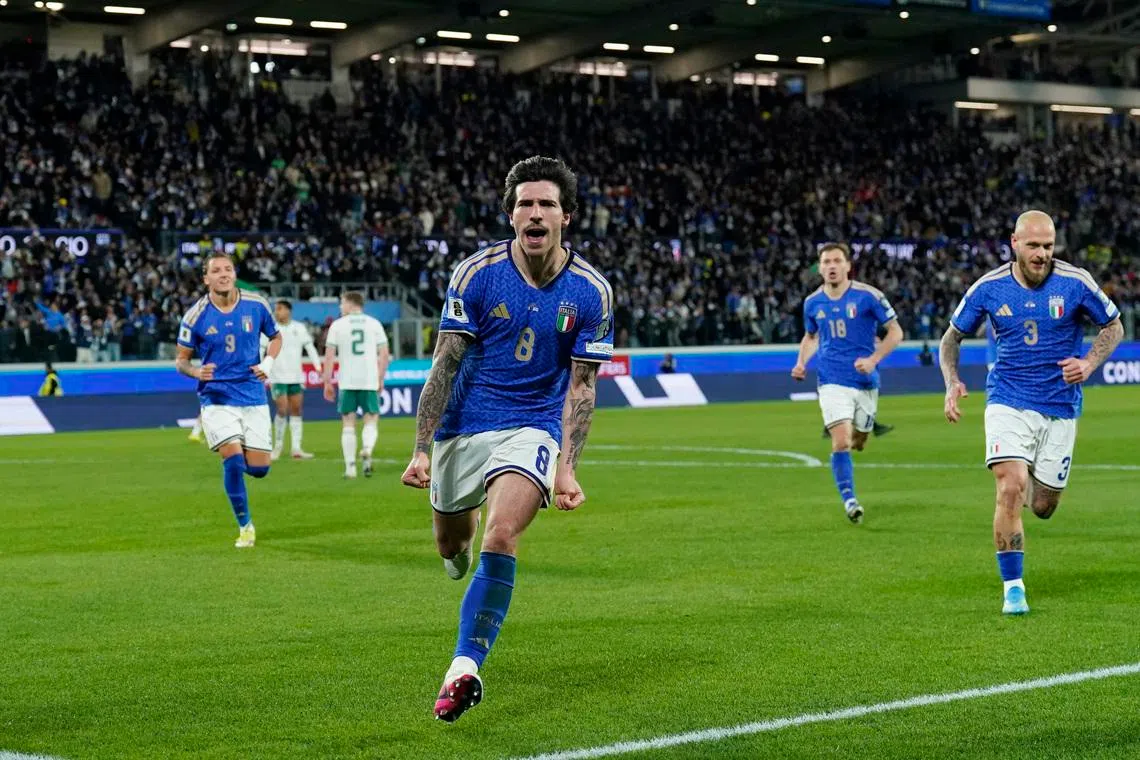 Soccer Football - FIFA World Cup - UEFA Qualifiers - Italy v Northern Ireland - New Balance Arena, Bergamo, Italy - March 26, 2026 Italy's Sandro Tonali celebrates scoring their first goal REUTERS/Matteo Ciambelli