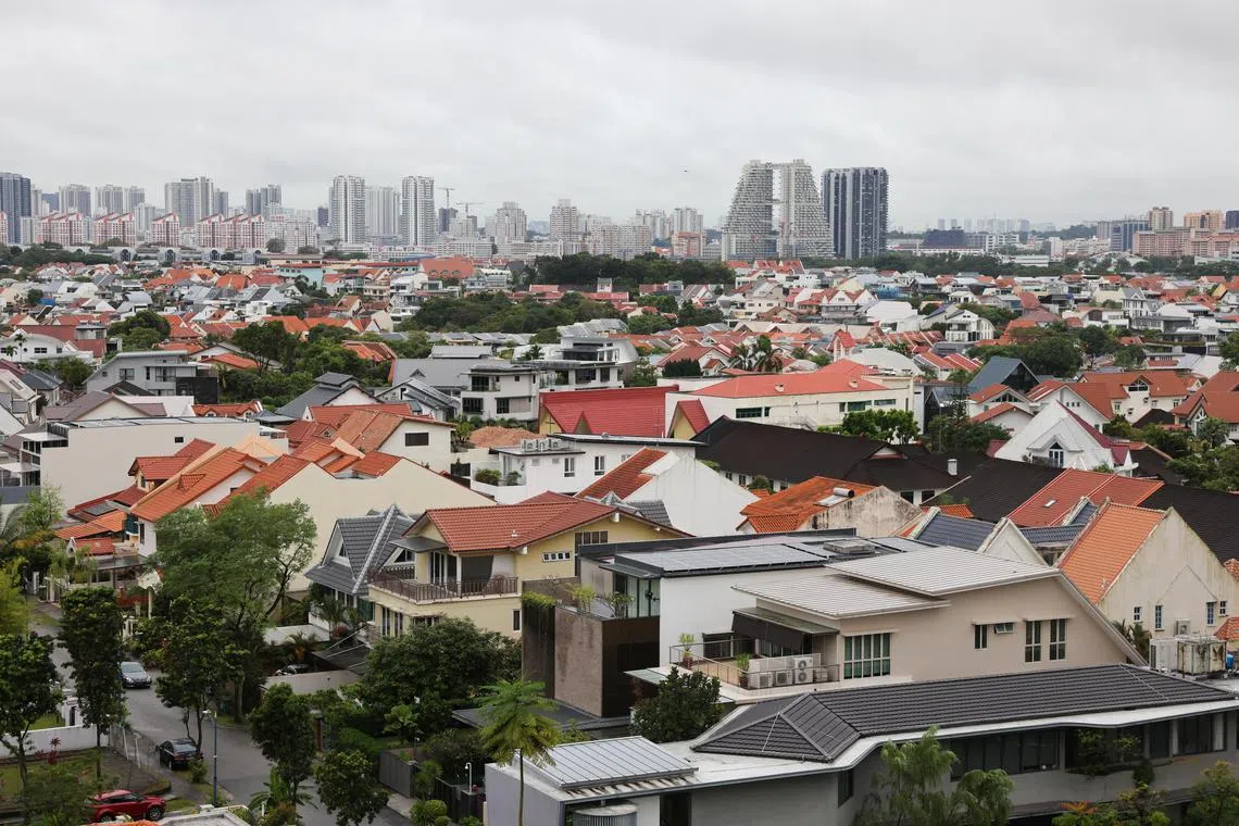 pixgeneric ST20230301_202367852935 Ong Wee Jin / 

Generic picture of private housing estate at Serangoon Garden/Lorong Chuan area.

tags: landed houses, stamp duty, absd, property prices.

Photographed on March 1, 2023.