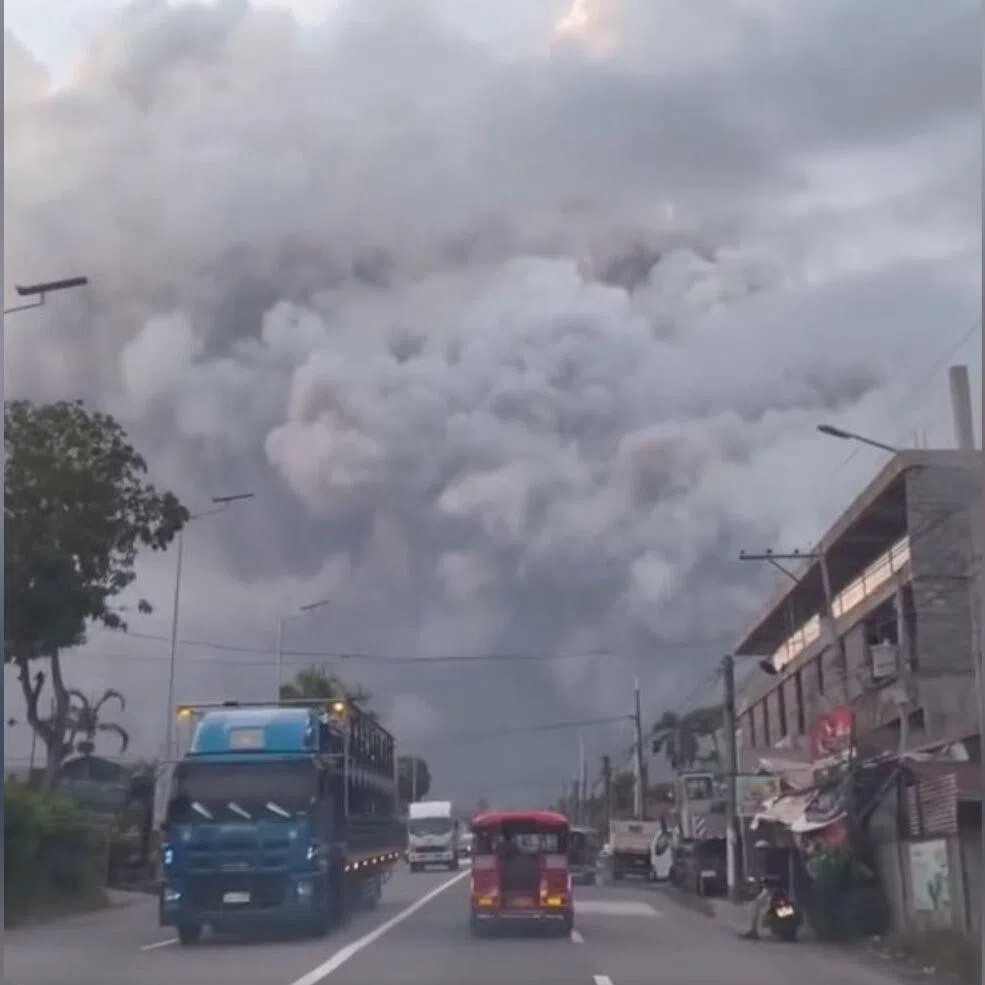 The authorities advised the public to stay out of the 6km radius danger zone.