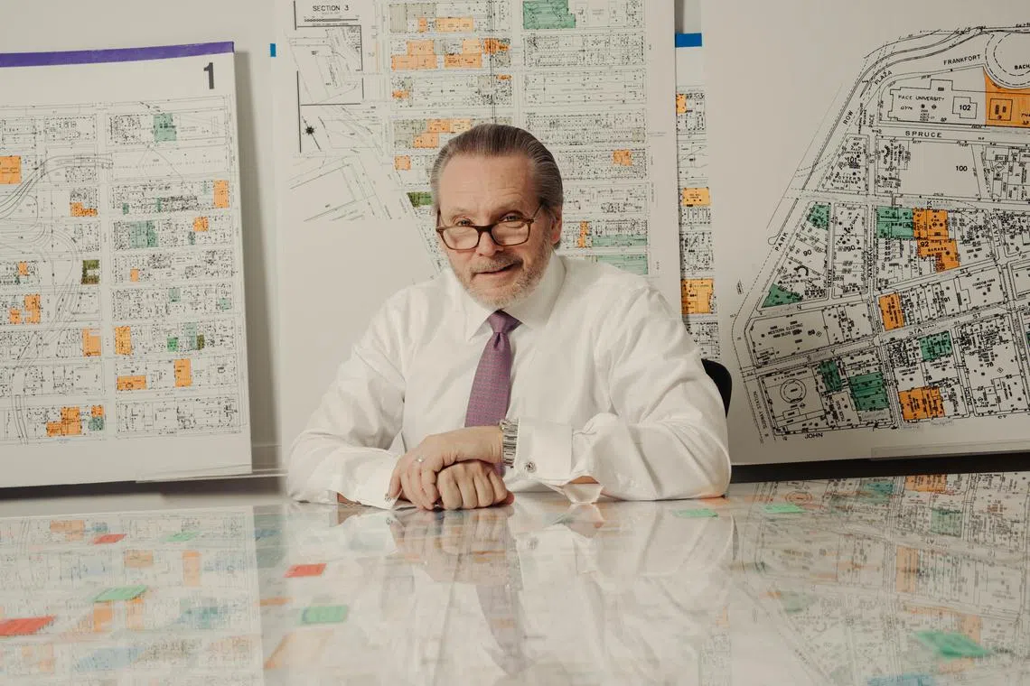 **EMBARGO: No electronic distribution, Web posting or street sales before Sunday at 3 a.m. ET on Feb. 11, 2024. No exceptions for any reasons. EMBARGO set by source.** Bob Knakal, a commercial sales broker, at his office in Midtown, Jan. 25, 2024. Widely considered the top commercial sales broker in New York City, the largest commercial market in the country, Bob KnakalÕs deals total $22 billion Ñ and counting. (Amir Hamja/The New York Times)