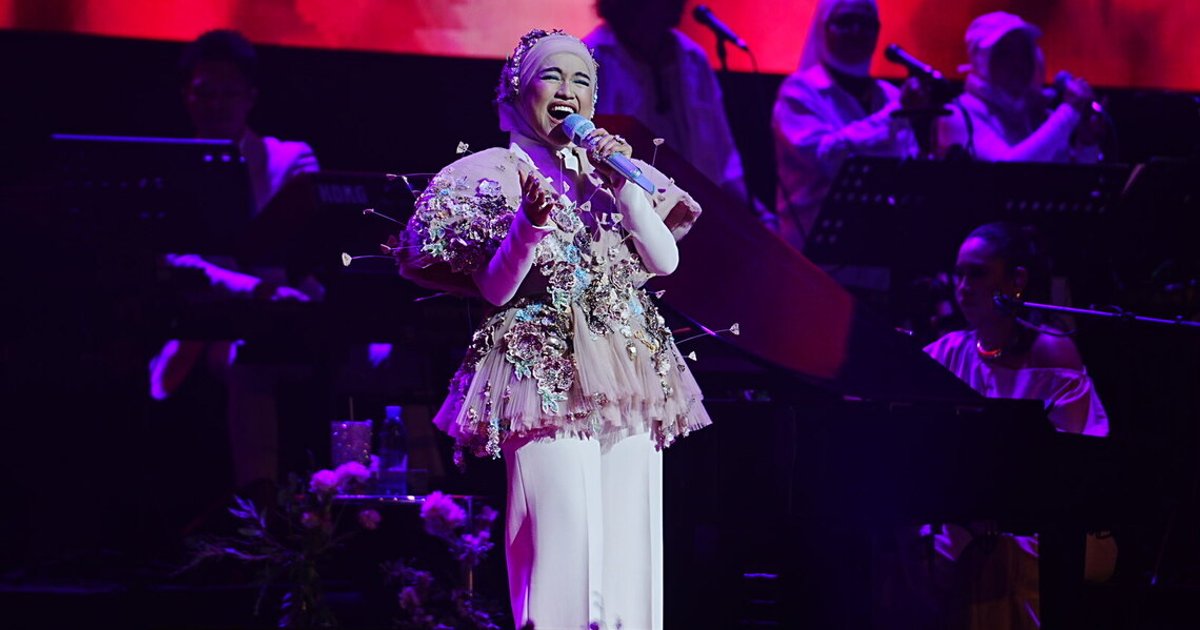 Malaysian singer Siti Nurhaliza nurses facial bruises after pre-concert ...