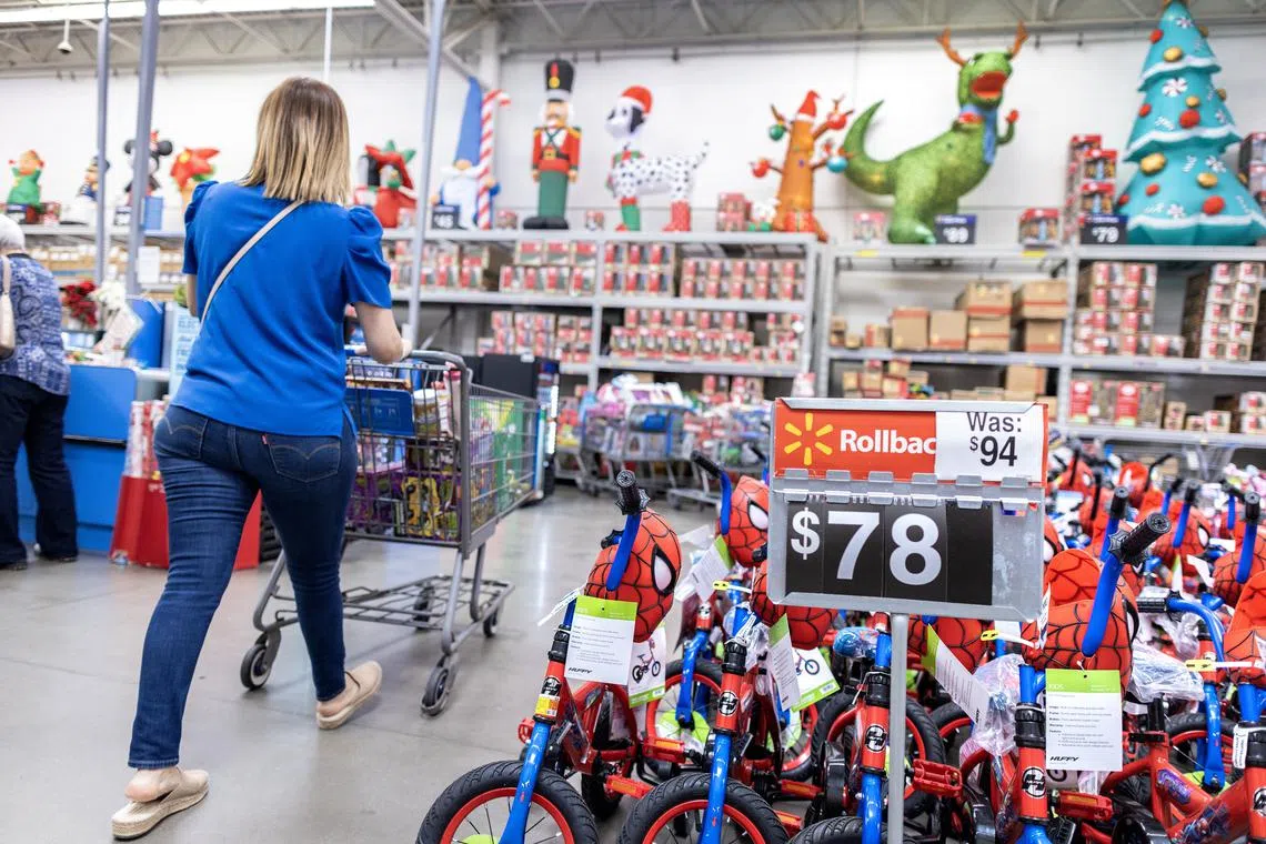 Consumer spending, which accounts for more than two-thirds of US economic activity, increased 0.2 per cent last month.