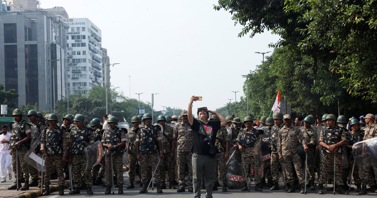 Delhi Locks Down for 'Cockroach' Election Protest