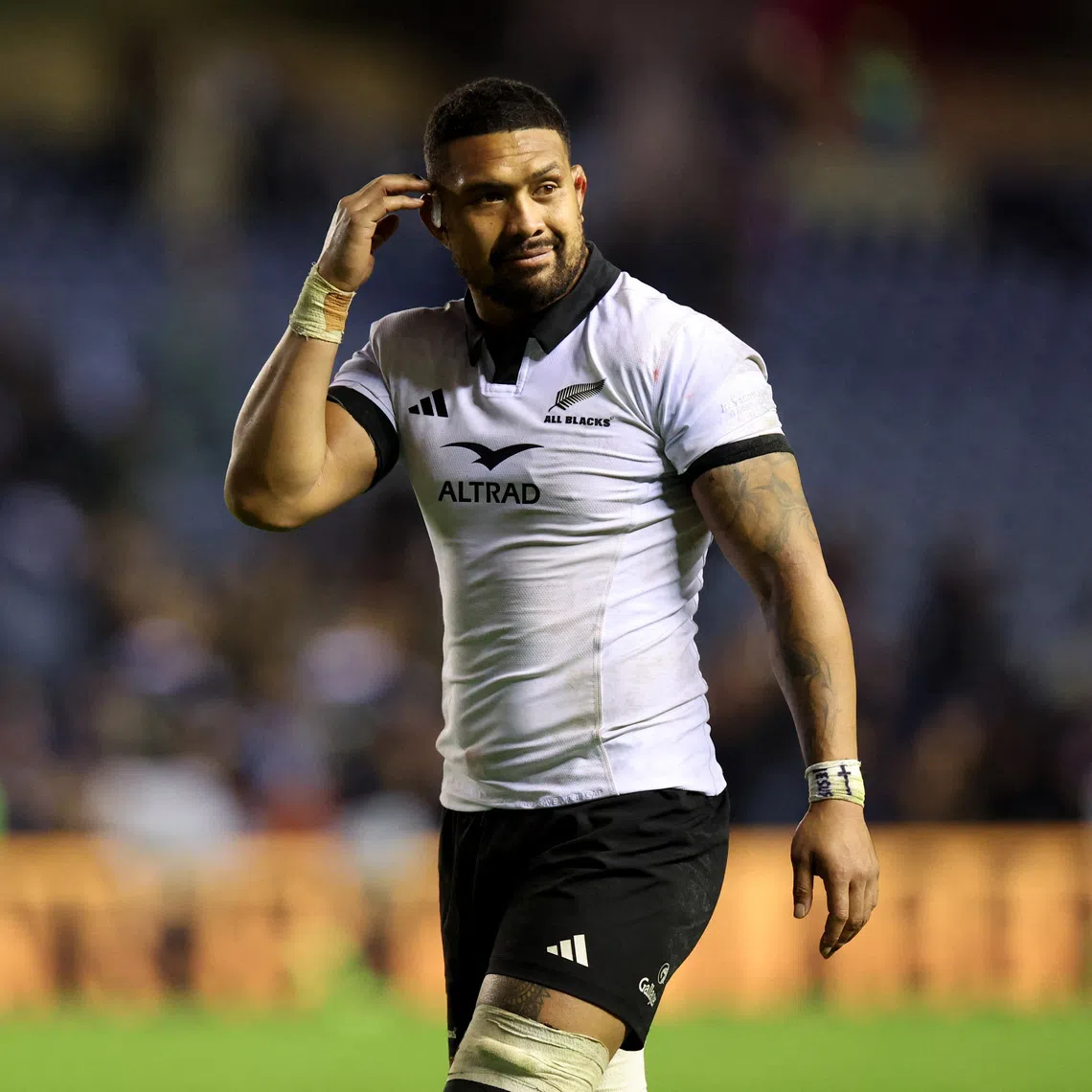 Rugby Union - Autumn Internationals - Scotland v New Zealand - Murrayfield Stadium, Edinburgh, Scotland, Britain - November 8, 2025 New Zealand's Ardie Savea celebrates after the match REUTERS/Russell Cheyne