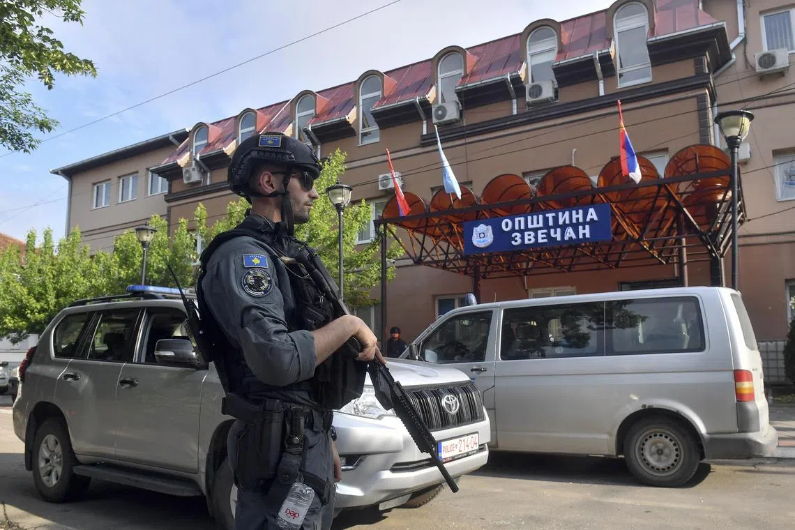 Clashes have broken out after ethnic Albanian mayors were installed in ethnic Serb areas in northern Kosovo.