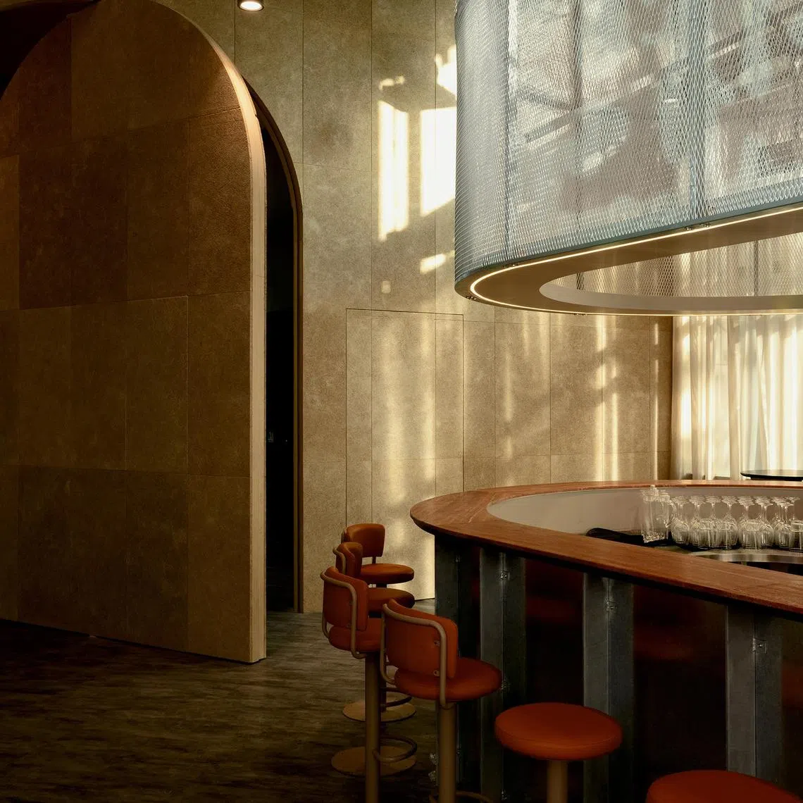 Hall has a cocktail bar and restaurant lounge, serving drinks and artisanal ice cream inspired by South-east Asia’s rich tapestry of colours, scents and tastes. The bar, which features sweeping curves and is illuminated with a steel mesh, is designed as a centrepiece.