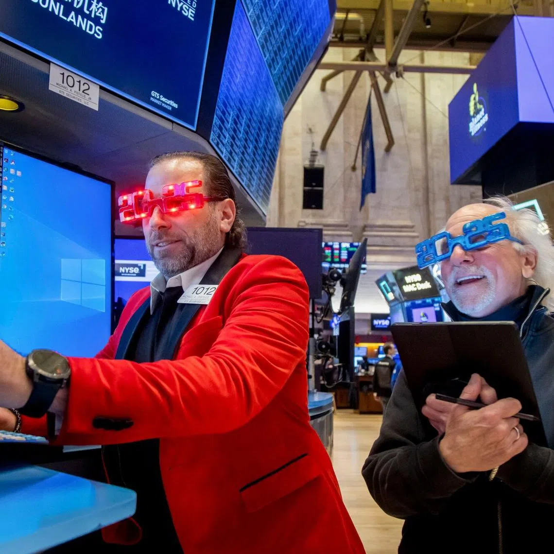 Despite the recovery on Dec 3, the three major Wall Street indexes ended in the red for the week.