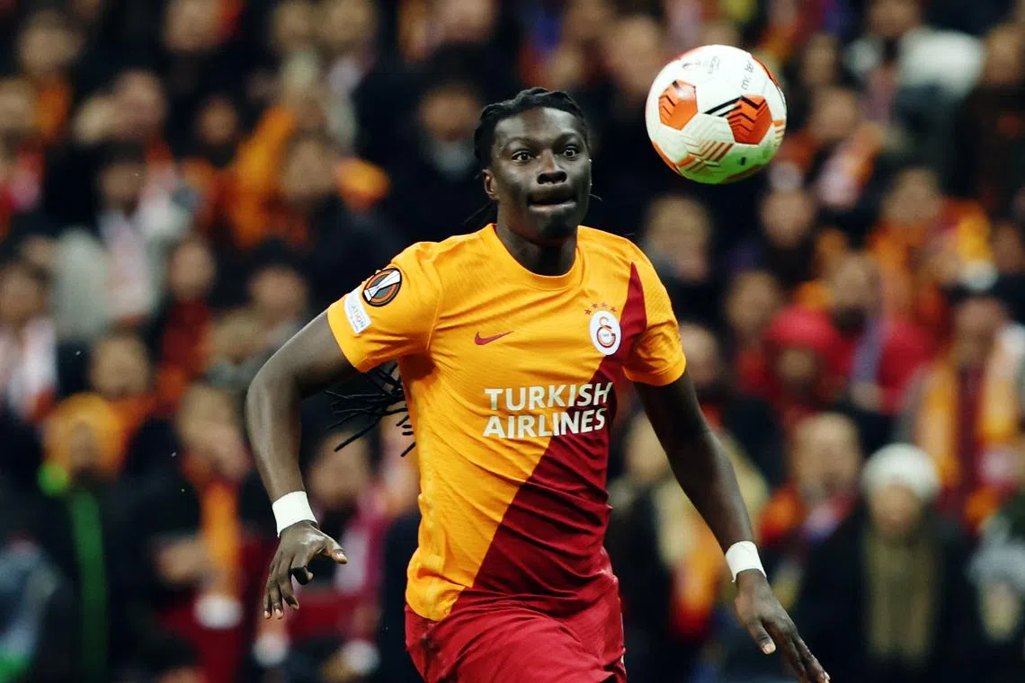 FILE PHOTO: Soccer Football - Europa League - Round of 16 Second Leg - Galatasaray v FC Barcelona - Turk Telekom Stadium, Istanbul, Turkey - March 17, 2022  Galatasaray's Bafetimbi Gomis in action REUTERS/Umit Bektas