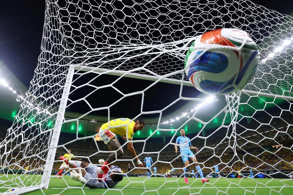 Soccer Football - FIFA World Cup 2026 - Group K - Colombia v DR Congo - Estadio Guadalajara, Guadalajara, Mexico - June 23, 2026 Colombia's Daniel Munoz scores a goal that was later disallowed REUTERS/Eloisa Sanchez