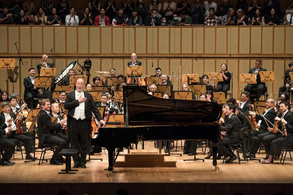 Pianist Garrick Ohlsson played Rachmaninoff's Piano Concerto 2 with the Singapore Symphony Orchestra under the baton of Hans Graf. 