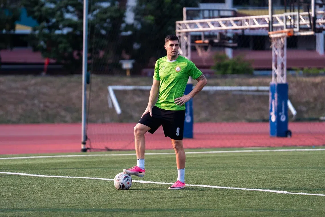 Dejan Racic had scored 24 goals in 28 league games for Hougang United before moving to the Indonesian Super League, now he’s back to the SPL with Geylang International.
