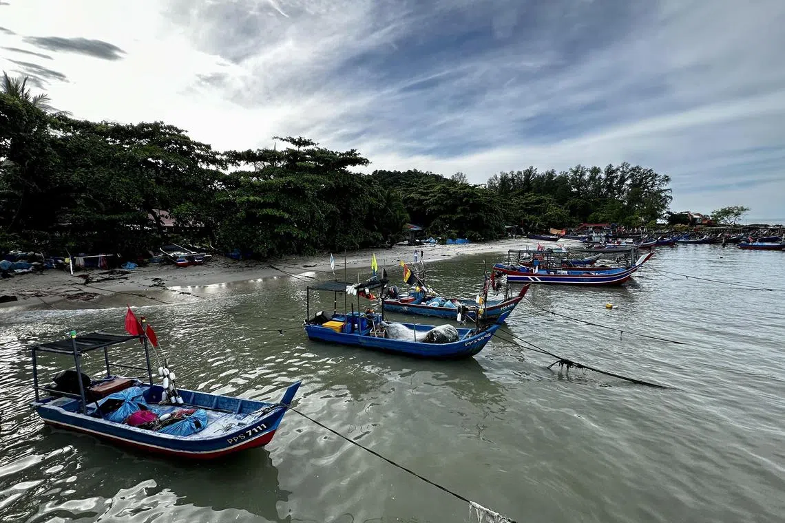 stpsi/stpolls - Fishing boats moored at the Sungai Batu fishing village, where locals are divided over whether an ambitious reclamation project at their doorstep will make or break their future.


Photo: Shannon Teoh