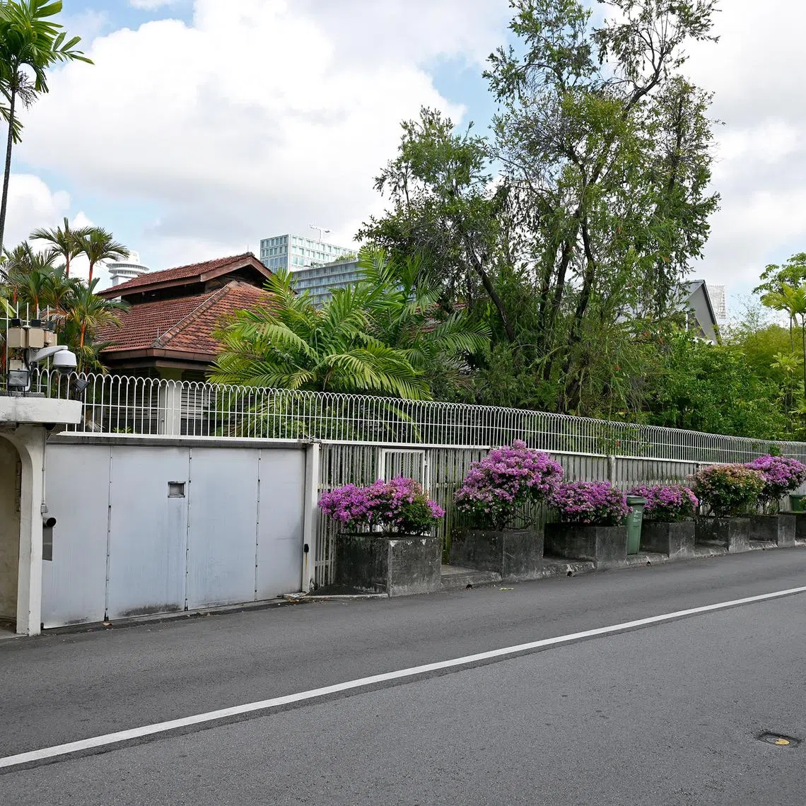 Questions over the fate of the house resurfaced after the death of Mr Lee Kuan Yew’s daughter, Dr Lee Wei Ling, on Oct 9.
