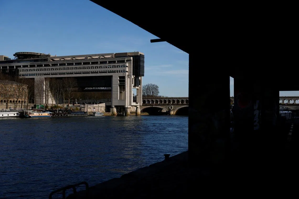 The Seine in Paris has around 900 plastic particles every second.