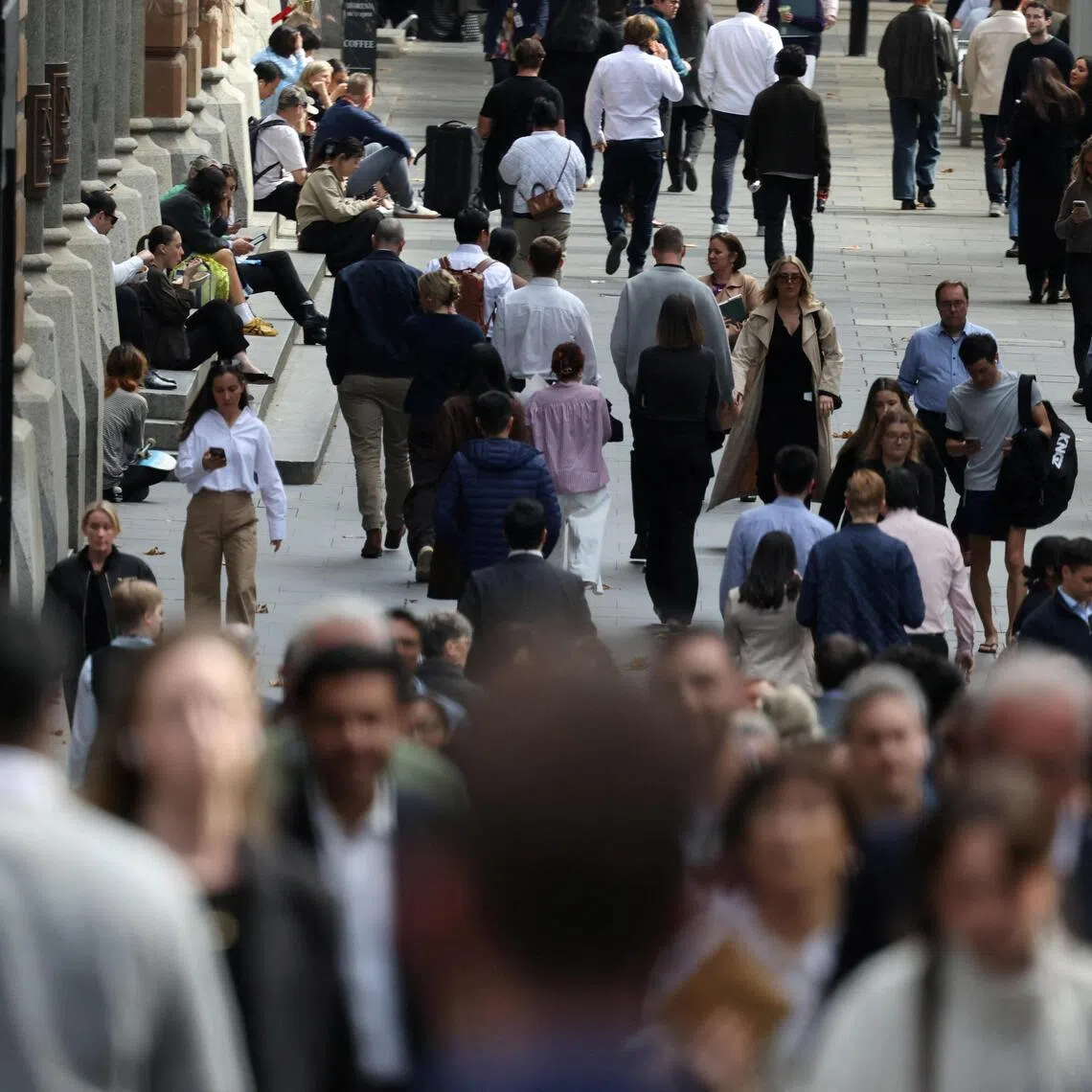 Figures from the Australian Bureau of Statistics showed net employment rose by 39,500 in August from July.