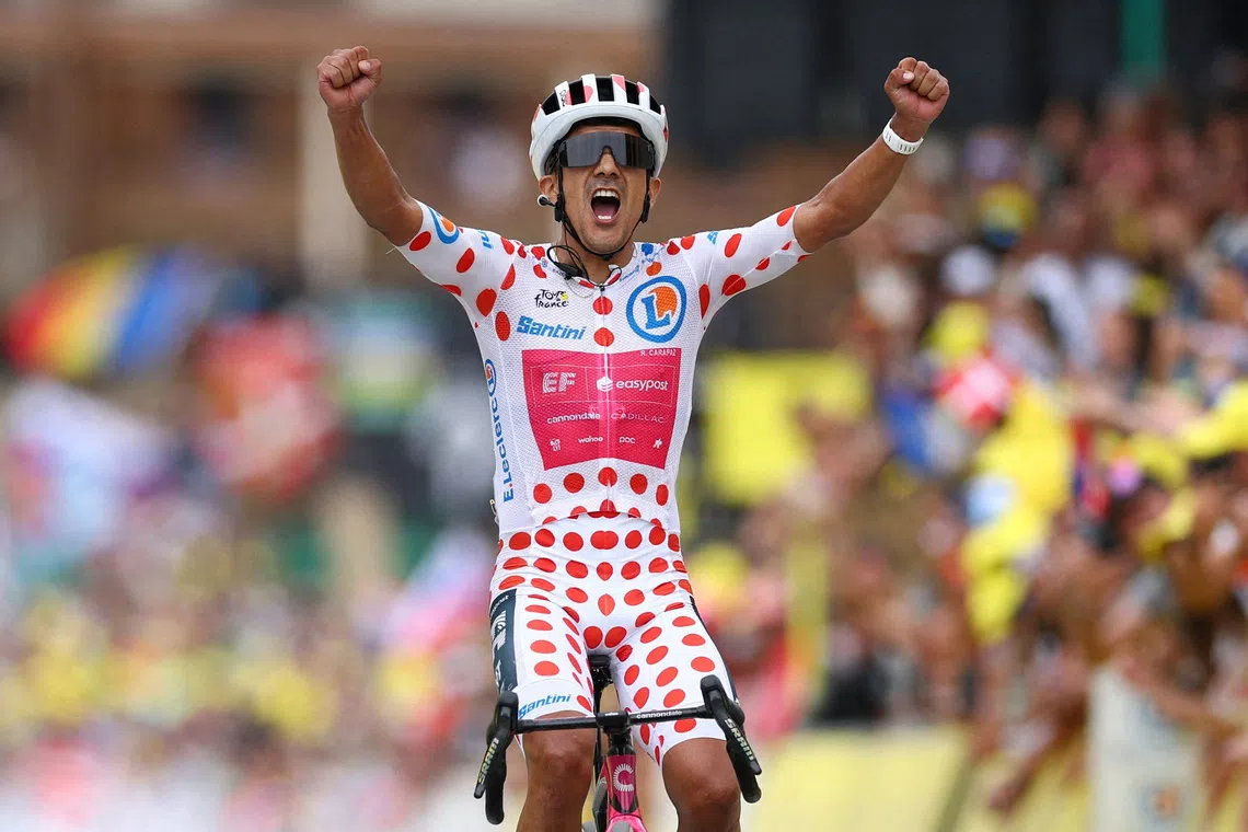FILE PPHOTO: Cycling - Tour de France - Stage 20 - Le Bourg d'Oisans to Alpe d'Huez - Alpe d'Huez, France - July 25, 2026 EF Education - EasyPost's Richard Carapaz wearing the polka dot jersey celebrates winning stage 20 REUTERS/Gonzalo Fuentes/ File Photo