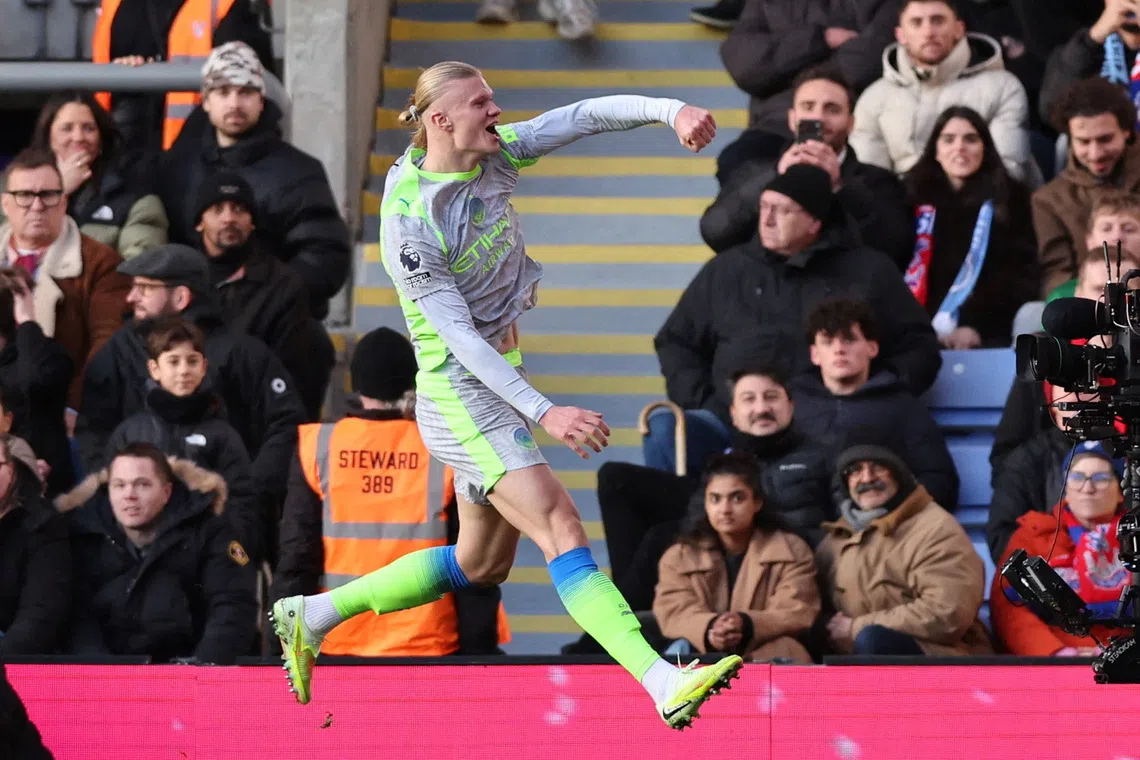 Title-chasing Man City beat Palace 3-0, Villa edge West Ham in five-goal thriller