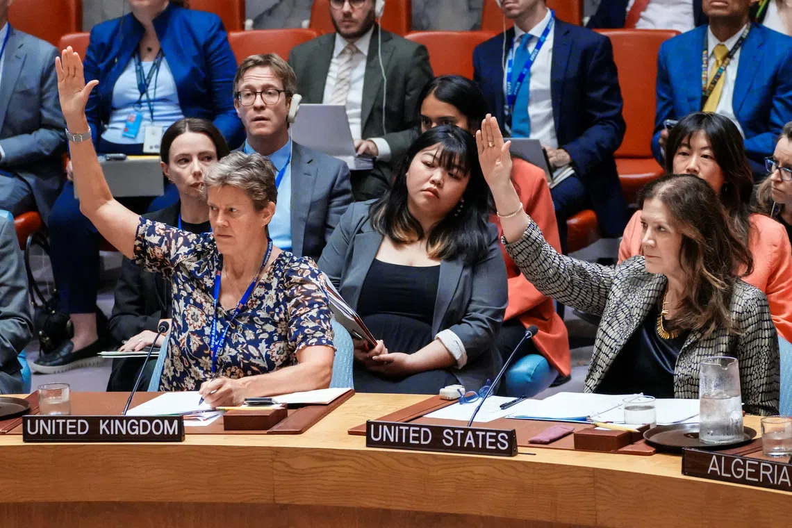 Members of the U.N. Security Council vote against a resolution that would permanently lift U.N. sanctions on Iran at the U.N. headquarters in New York City, U.S., September 19, 2025. REUTERS/Eduardo Munoz