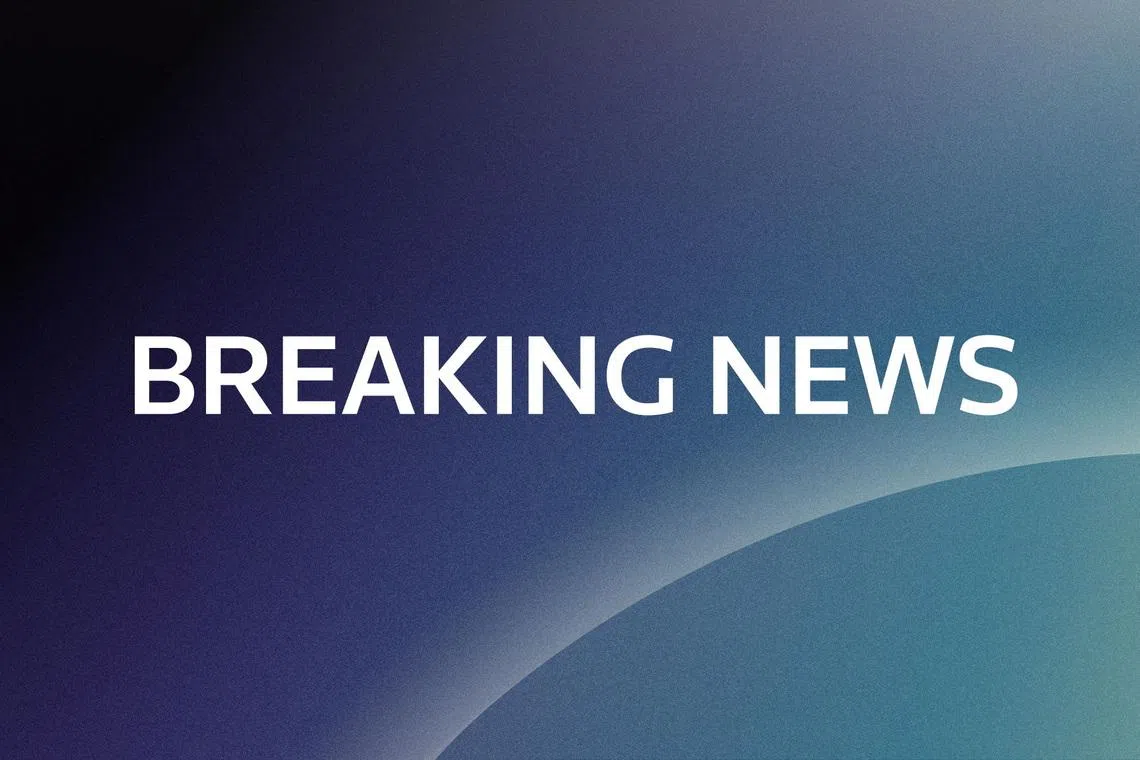 وطن نيوز – يقول موقع FlightRadar24 إن طائرة تابعة لشركة Air Canada Express اصطدمت بمركبة أرضية في مطار لاغوارديا في نيويورك