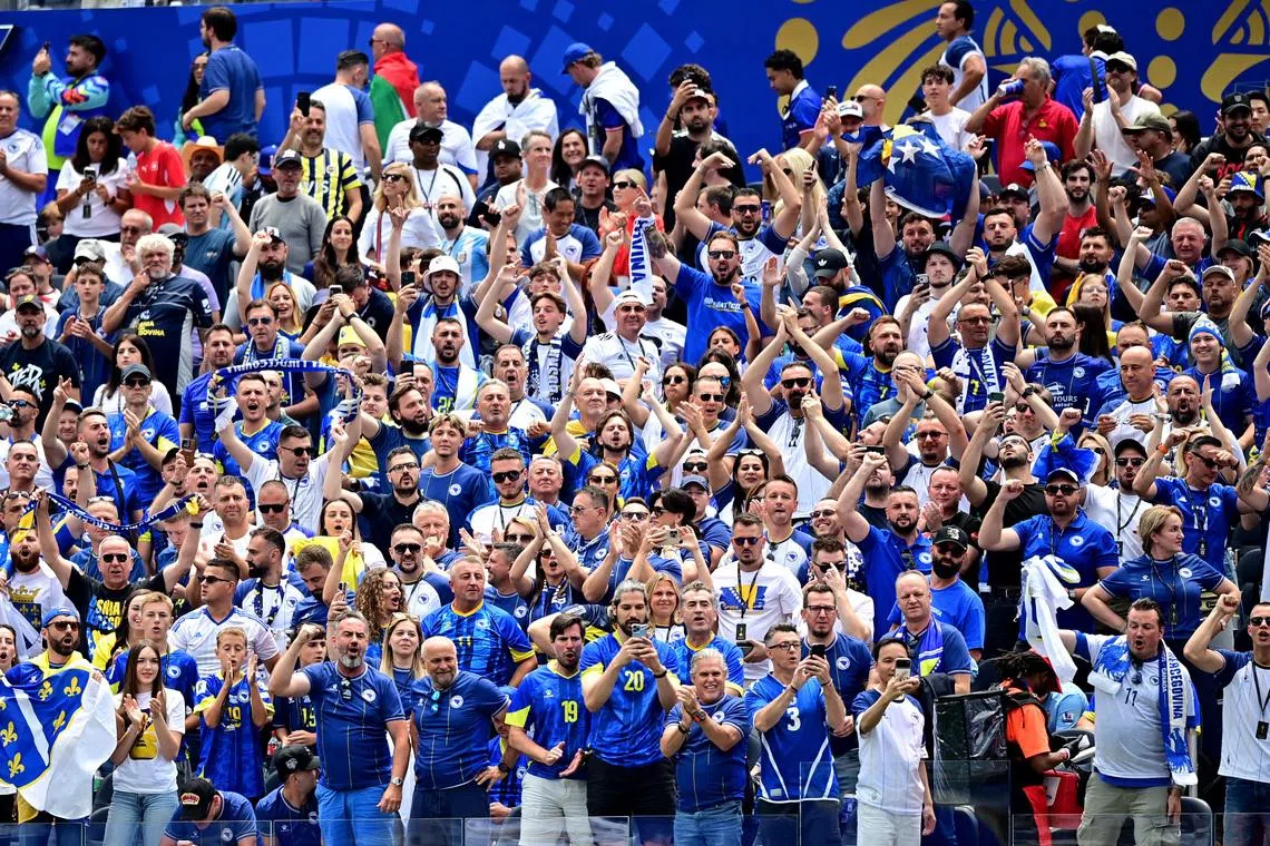 Soccer Football - FIFA World Cup 2026 - Group B - Switzerland v Bosnia and Herzegovina - Los Angeles Stadium, Inglewood, California, U.S. - June 18, 2026 Bosnia and Herzegovina fans IMAGN IMAGES via Reuters/Gary Vasquez