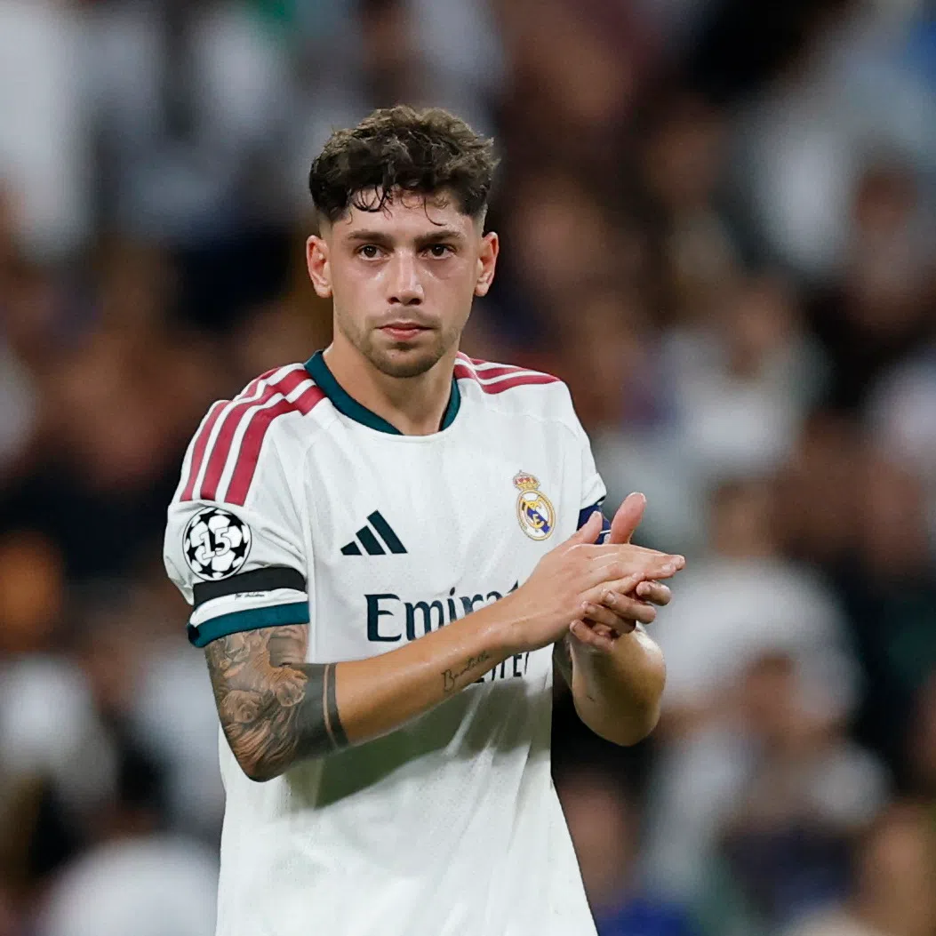 Soccer Football - UEFA Champions League - Real Madrid v Inter Milan - Estadio Bernabeu, Madrid, Spain - September 8, 2026 Real Madrid's Federico Valverde applauds fans after the match REUTERS/Violeta Santos Moura
