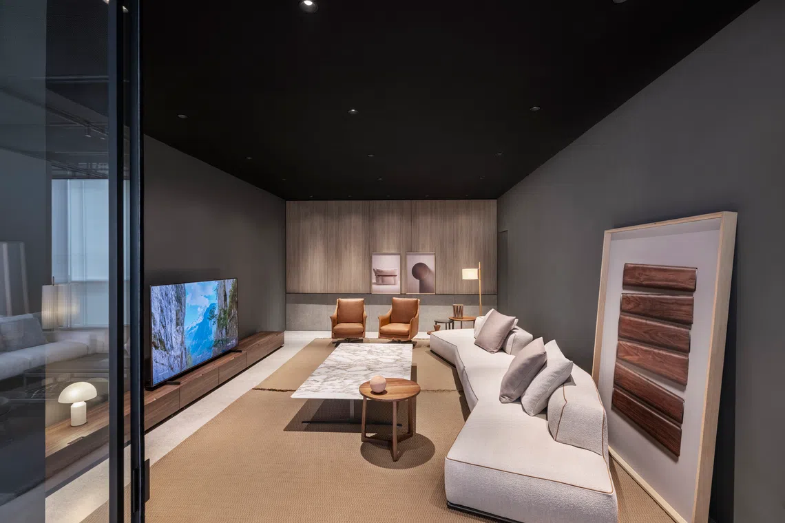 The Flexform Experience Centre has a configurator that allows customers to virtually test out different customisations of the brand’s various products.