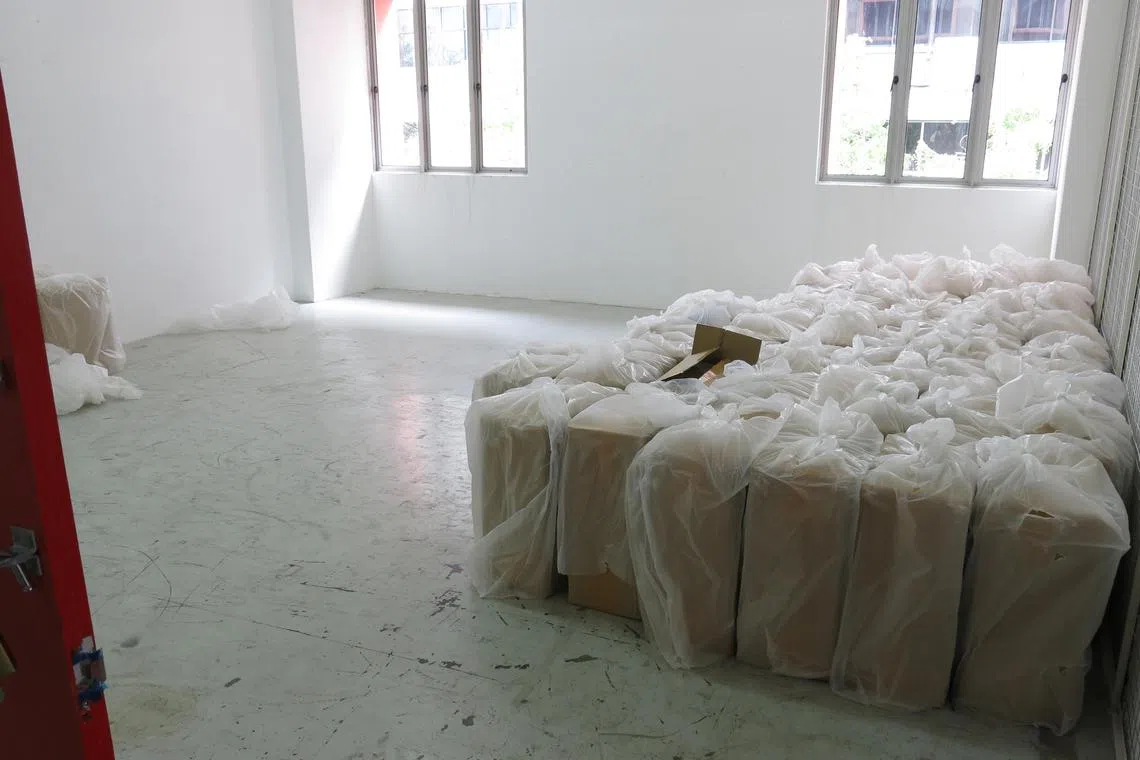 Cartons of duty-unpaid cigarettes were found at an industrial unit in a building in Aljunied Road.


Credits: Singapore Customs