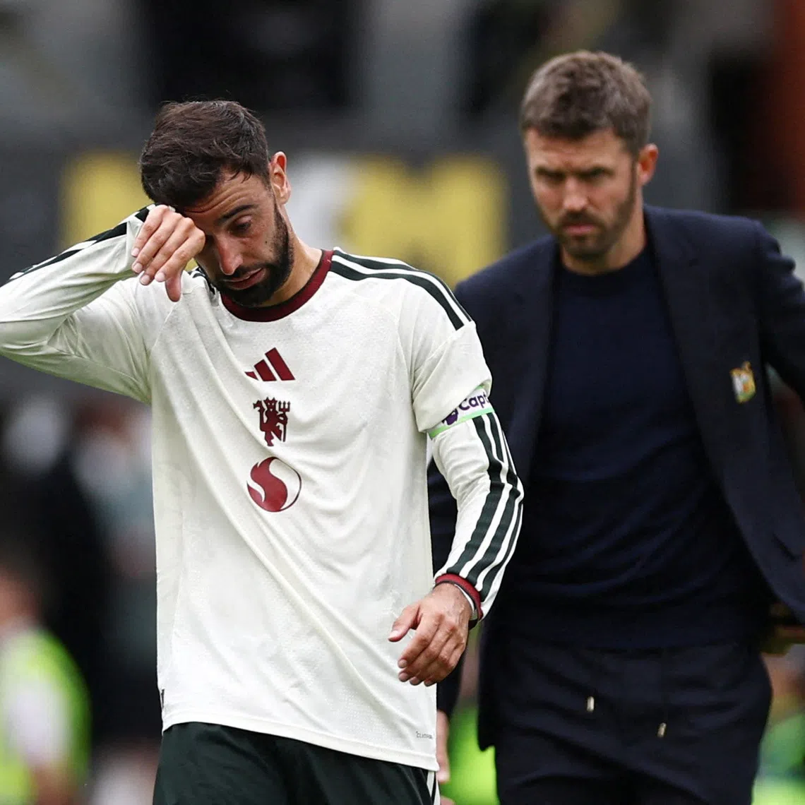 Soccer Football - Premier League - Hull City v Manchester United - MKM Stadium, Hull, Britain - August 22, 2026 Manchester United's Bruno Fernandes looks dejected after the match Action Images via Reuters/Lee Smith