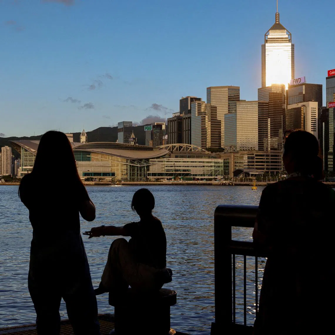 Managers of the city’s HK$1.3 trillion Mandatory Provident Fund system can only invest more than 10 per cent of their funds in Treasuries if the US has a top credit rating.